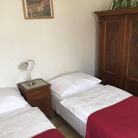 Hostel Rosemary Прага Екстер'єр фото