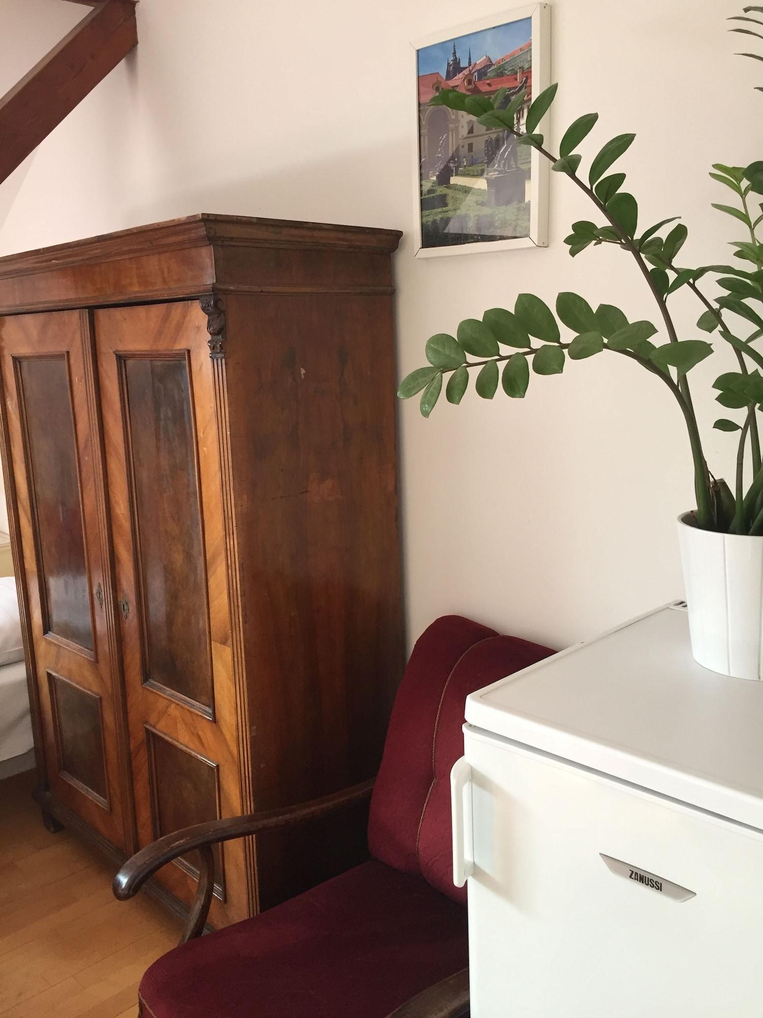 Hostel Rosemary Прага Екстер'єр фото