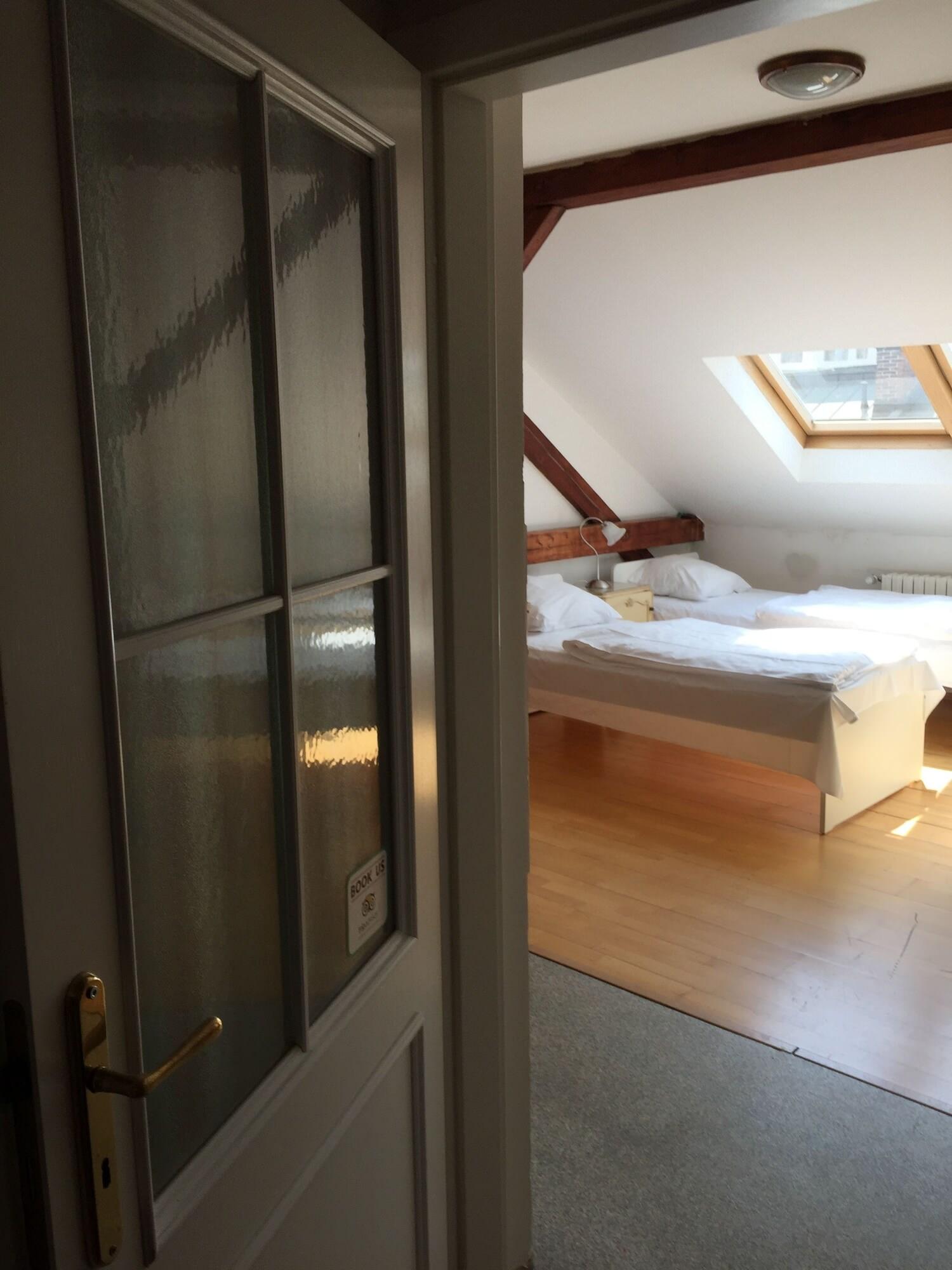 Hostel Rosemary Прага Екстер'єр фото