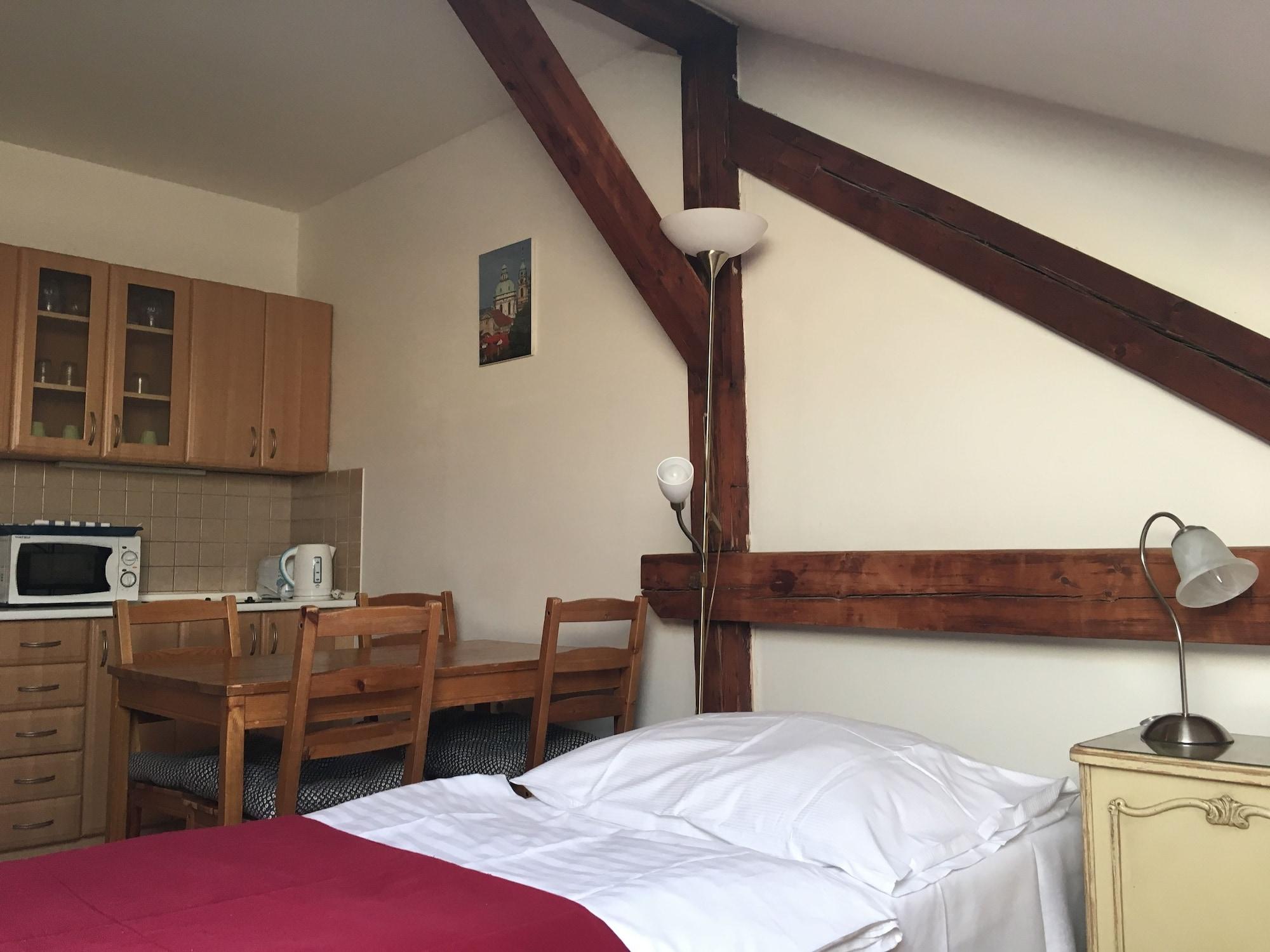 Hostel Rosemary Прага Екстер'єр фото