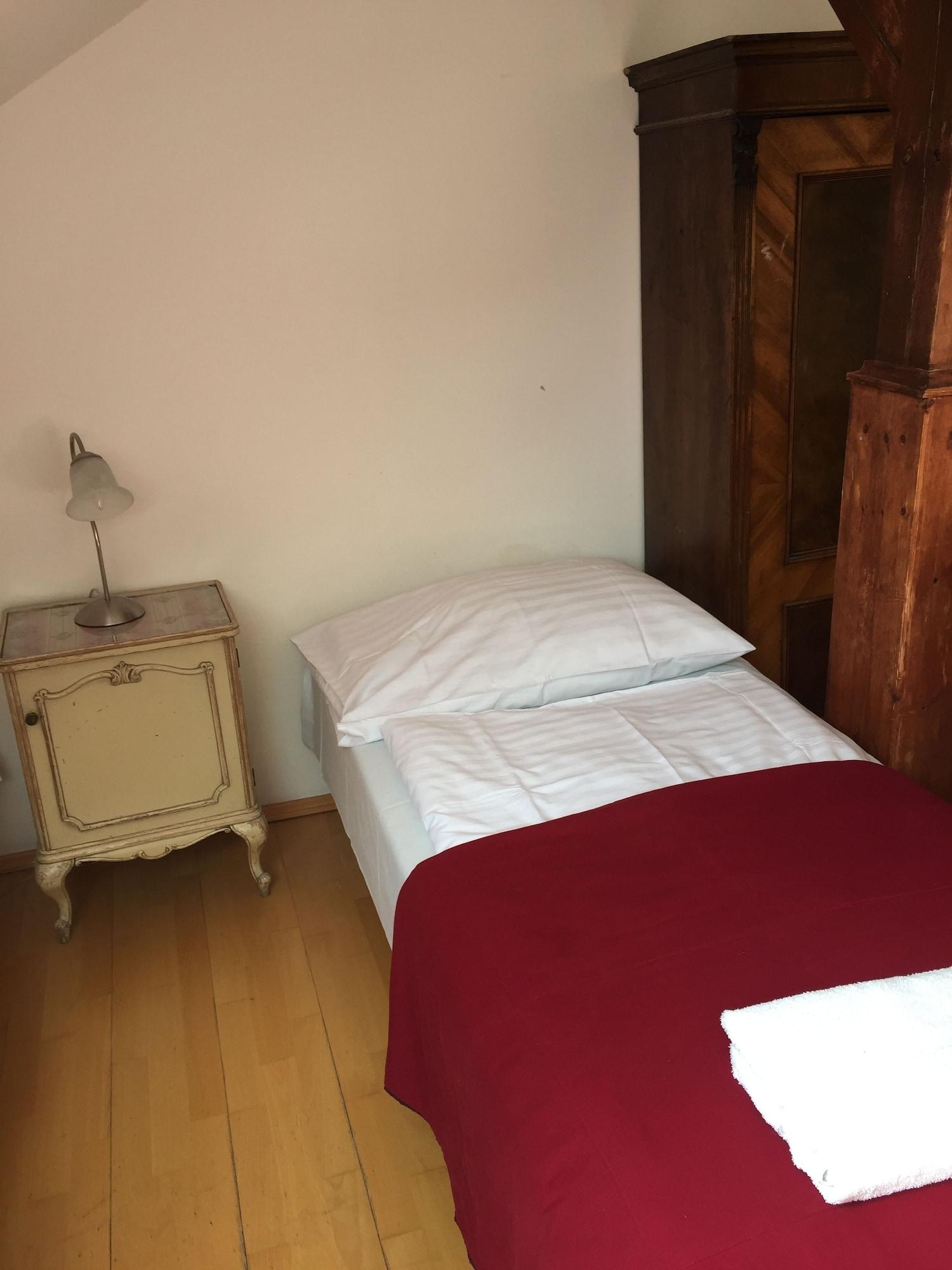 Hostel Rosemary Прага Екстер'єр фото