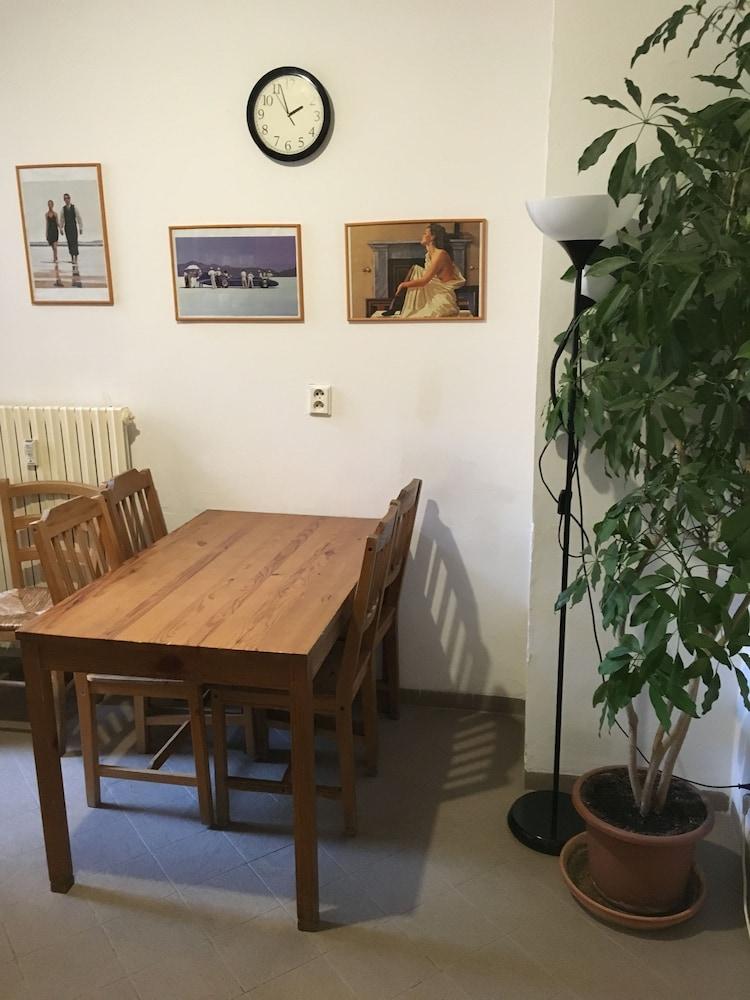 Hostel Rosemary Прага Екстер'єр фото