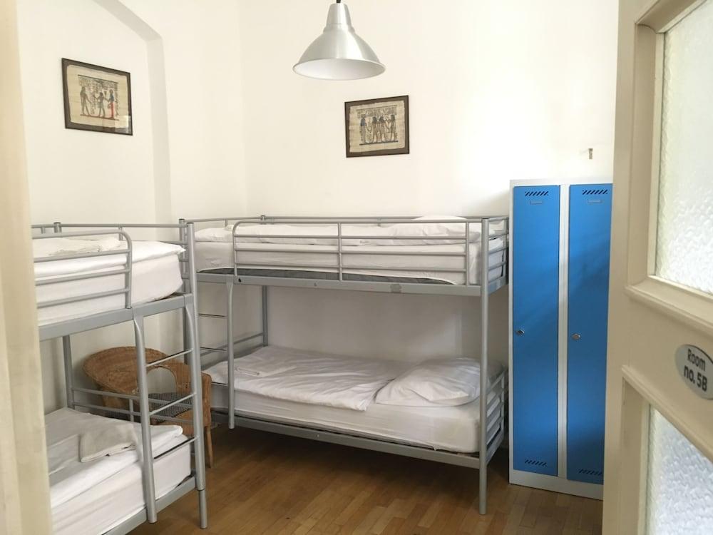 Hostel Rosemary Прага Екстер'єр фото