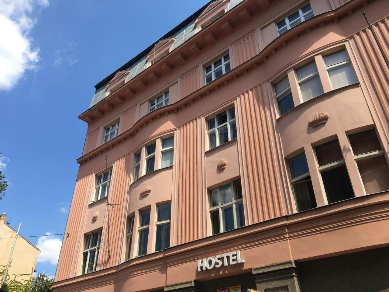 Hostel Rosemary Прага Екстер'єр фото