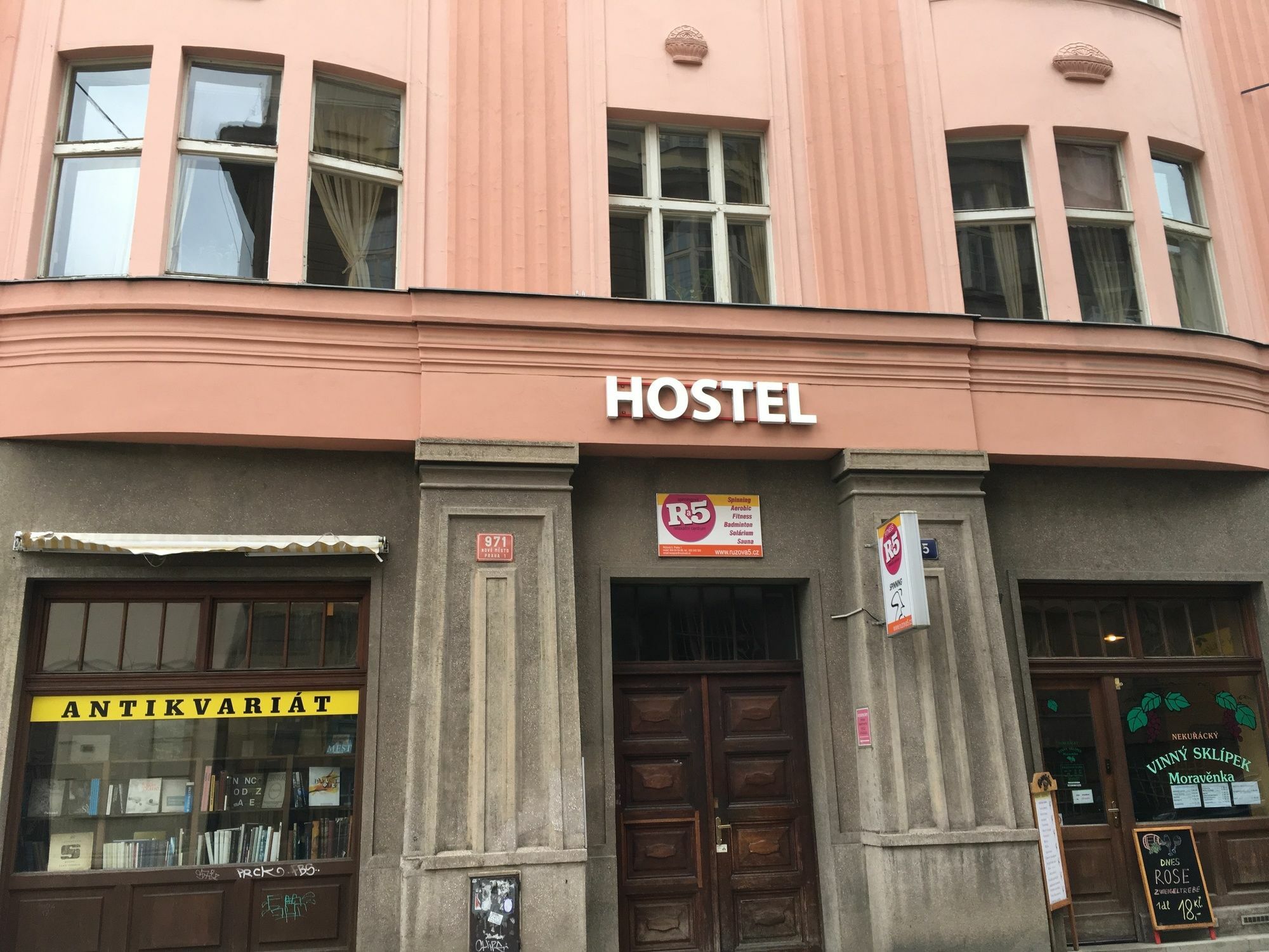 Hostel Rosemary Прага Екстер'єр фото