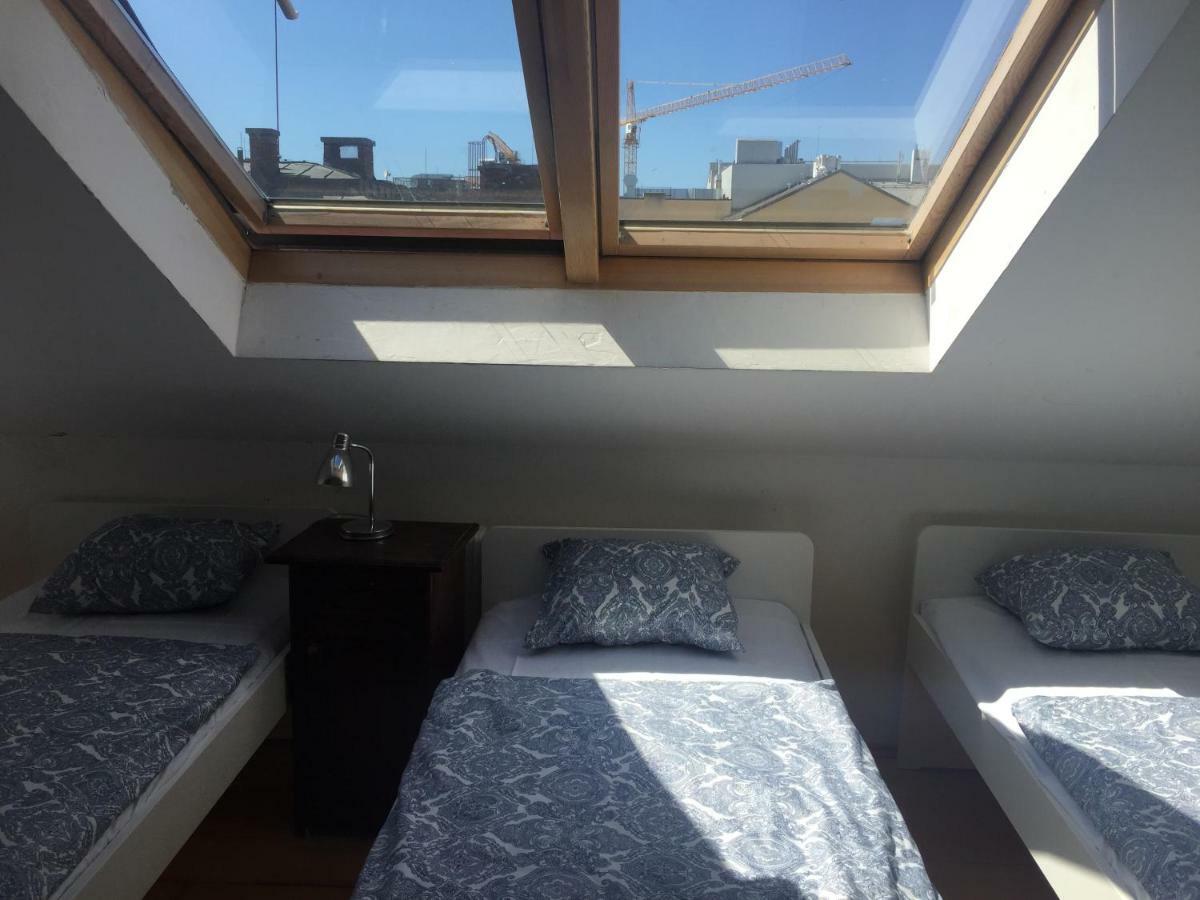 Hostel Rosemary Прага Екстер'єр фото